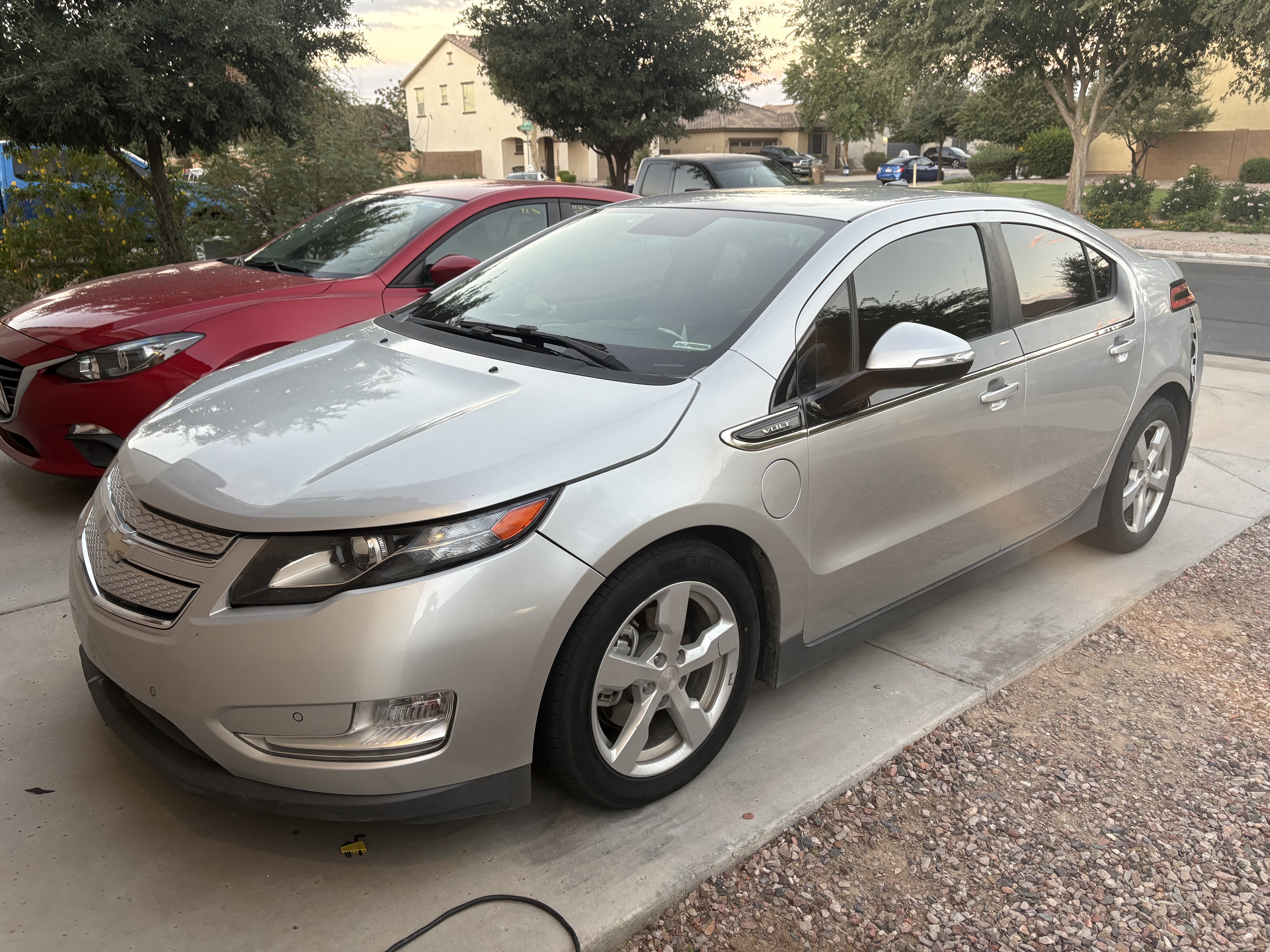 Used 2014 Chevrolet Volt Premium w/ Premium Trim Package FWD image 4