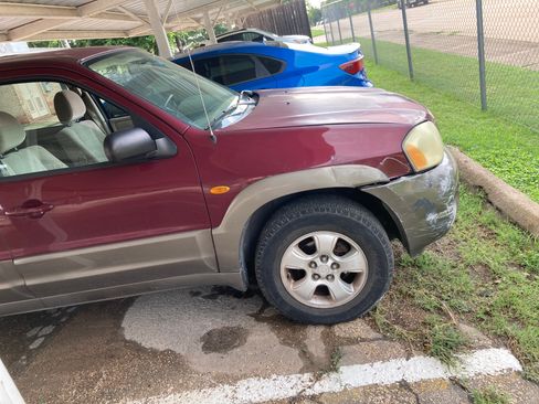 Used 2004 MAZDA Tribute LX image 2