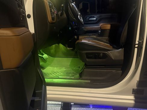 Used 2021 Chevrolet Silverado 2500 High Country w/ Z71 Off-Road Package image 27