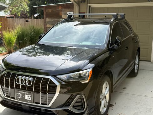 Used 2021 Audi Q3 2.0T Premium w/ Convenience Package AWD/4WD image 1