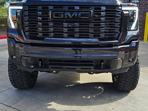 Used 2024 GMC Sierra 2500 Denali w/ Denali Reserve Package image 2