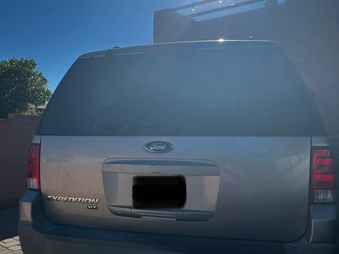 Used 2006 Ford Expedition XLT image 10