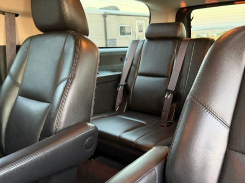 Used 2014 Cadillac Escalade ESV Luxury AWD/4WD image 15