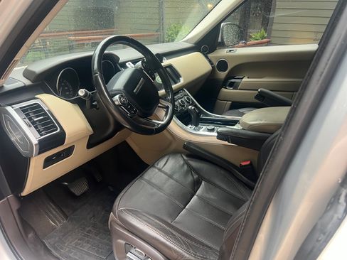 Used 2015 Land Rover Range Rover Sport HSE AWD/4WD image 4
