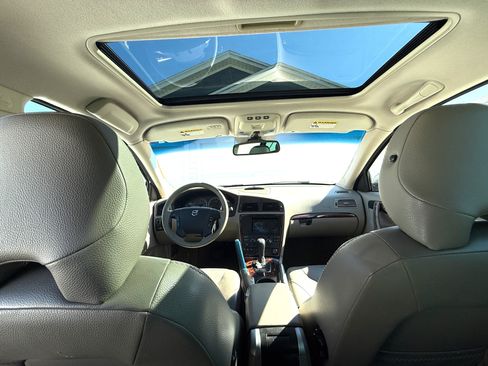 Used 2006 Volvo XC70 Ocean Race Edition image 10