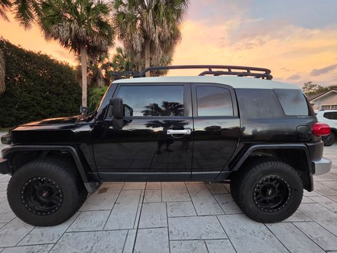 Used 2008 Toyota FJ Cruiser Sport Utility 2D image 8