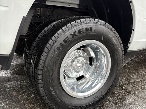 Used 2022 RAM 3500 Big Horn image 12