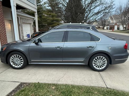 Used 2016 Volkswagen Passat 1.8T SE w/ Lighting Package (P06) image 5