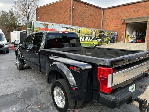 Used 2018 Ford F450 Platinum w/ Platinum Ultimate Package image 2