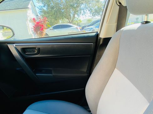 Used 2016 Toyota Corolla LE image 6