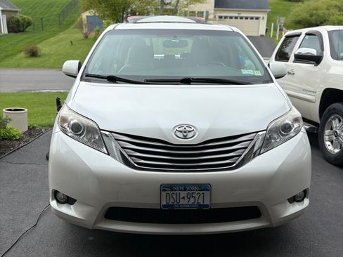 Used 2015 Toyota Sienna XLE w/ XLE Navigation Package AWD/4WD image 1