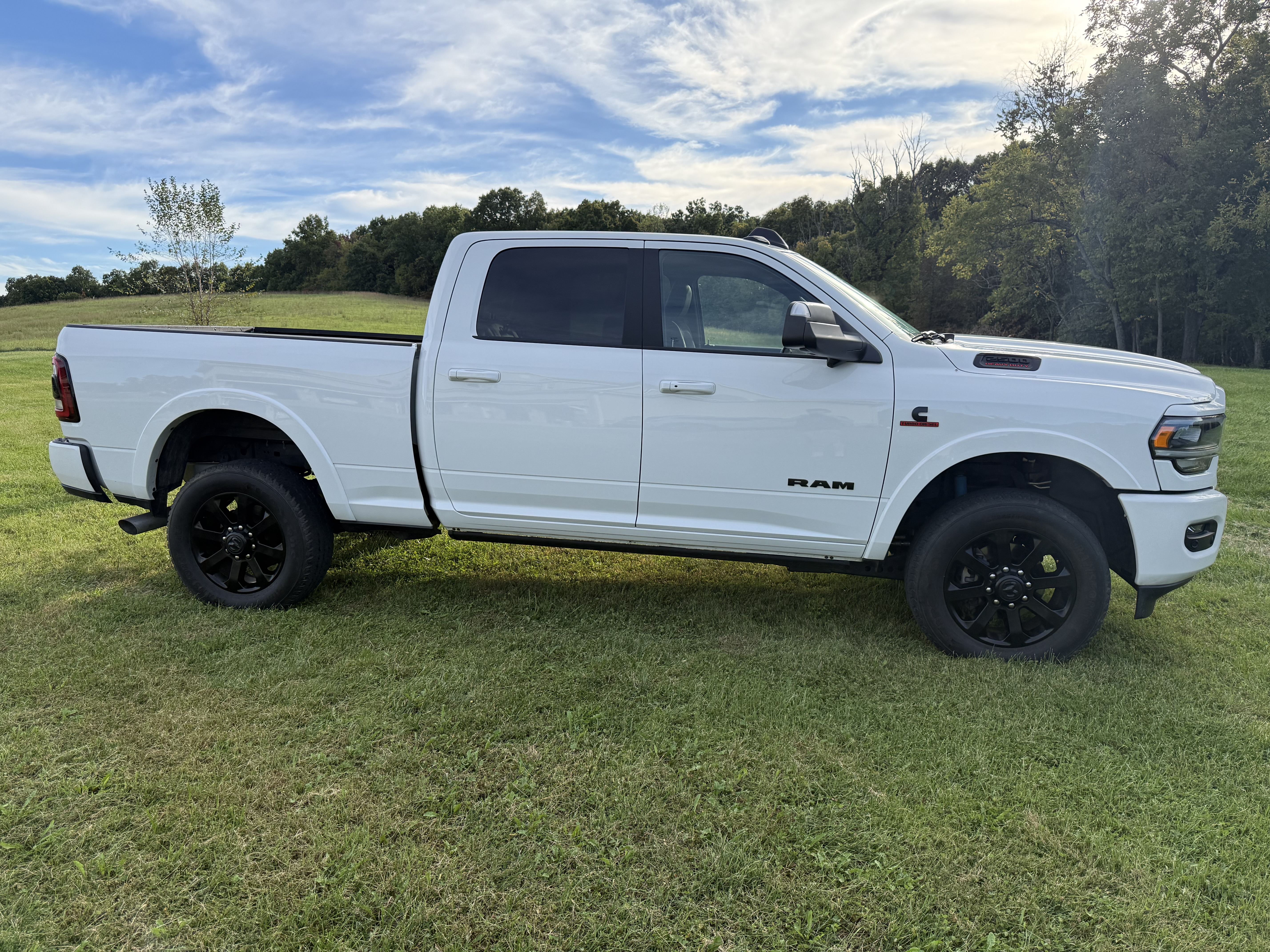 Used 2019 RAM 2500 Laramie w/ Night Edition AWD/4WD image 8
