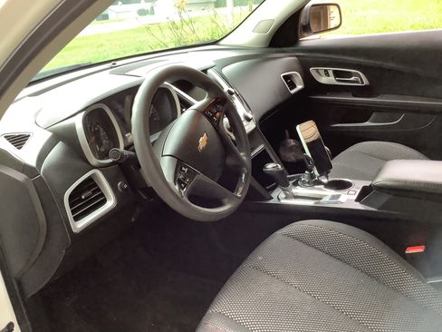 Used 2017 Chevrolet Equinox LS FWD image 10