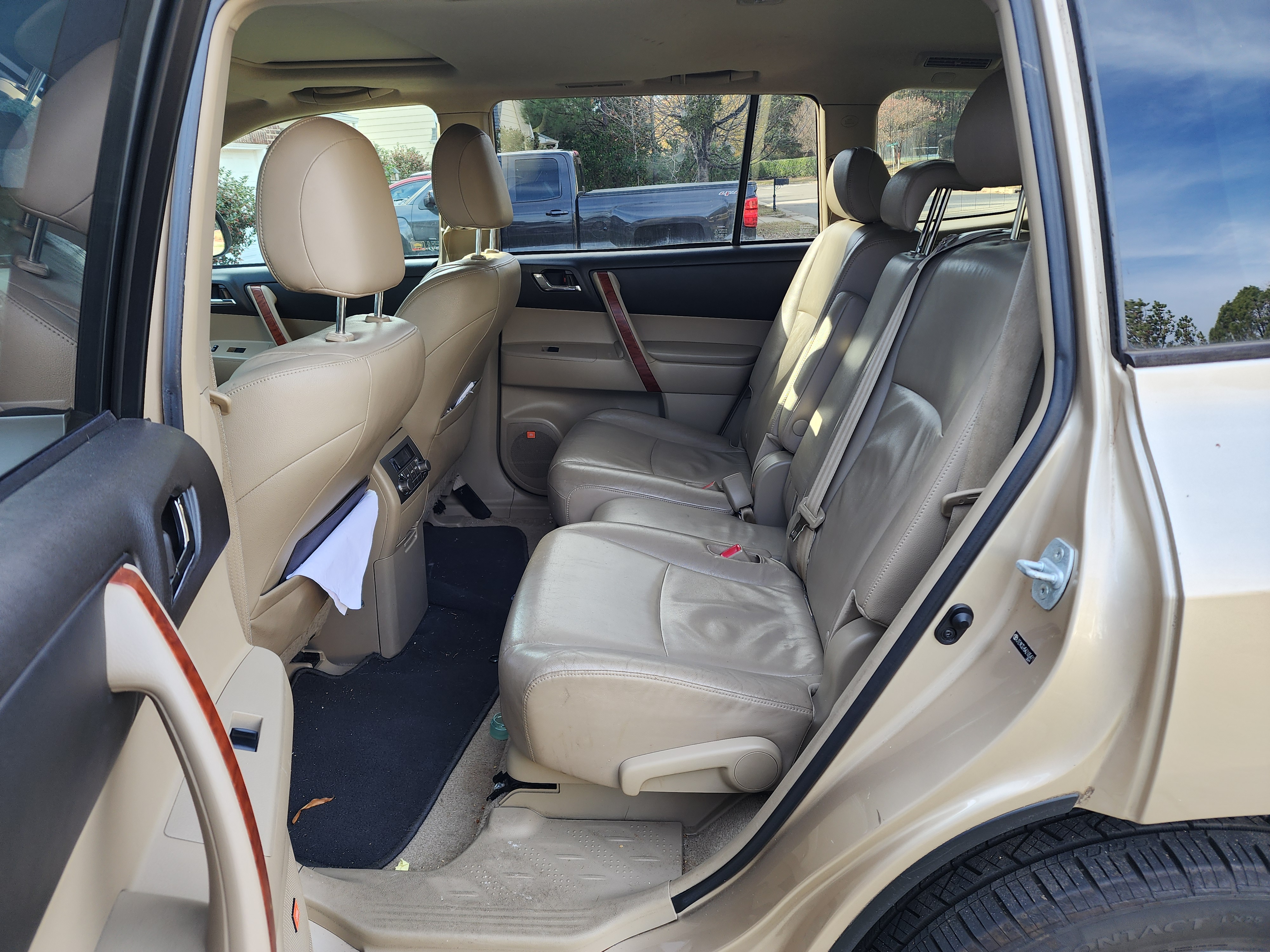 Used 2010 Toyota Highlander Limited FWD image 4