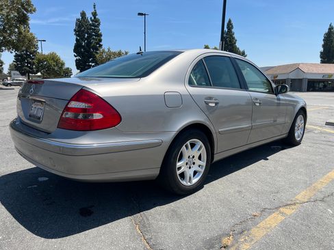 Used 2005 Mercedes-Benz E 320 Sedan image 8