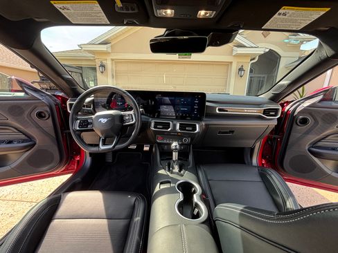 Used 2024 Ford Mustang GT Premium image 17