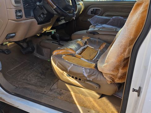 Used 1995 Chevrolet Tahoe Sport Utility 2D image 9