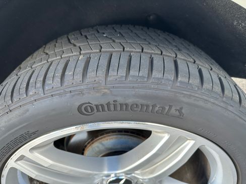 Used 2010 Mercedes-Benz GL 550 GL 550 Sport Utility 4D image 30