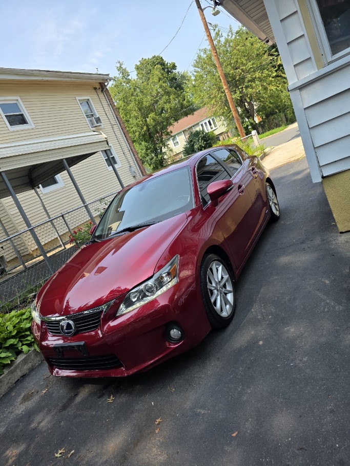 Used 2011 Lexus CT 200h Premium w/ Premium Audio Pkg FWD image 1
