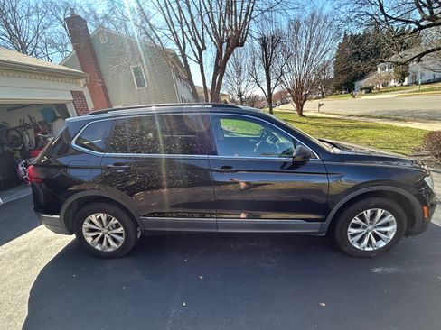 Used 2018 Volkswagen Tiguan SE image 12