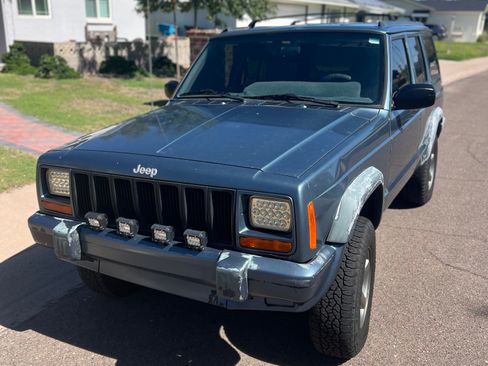 Used 1998 Jeep Cherokee Sport image 1