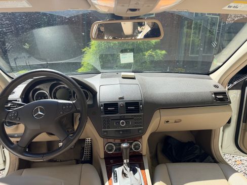 Used 2011 Mercedes-Benz C 300 4MATIC Sedan image 6