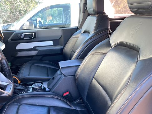 Used 2023 Ford Bronco Badlands w/ Sasquatch Package image 14