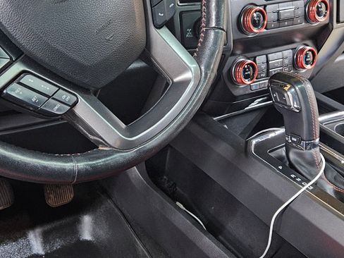 Used 2019 Ford F150 Lariat w/ Equipment Group 502A Luxury image 5