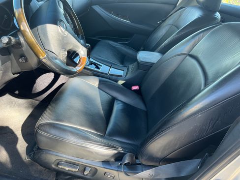 Used 2011 Lexus ES 350 image 4