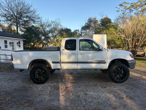 Used 2000 Toyota Tundra SR5 image 10
