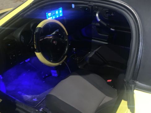 Used 2002 Toyota MR2 image 4