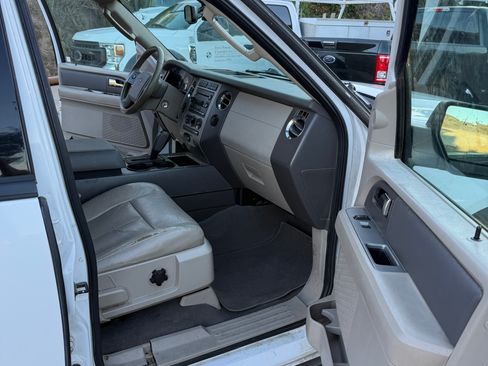 Used 2007 Ford Expedition EL XLT image 16