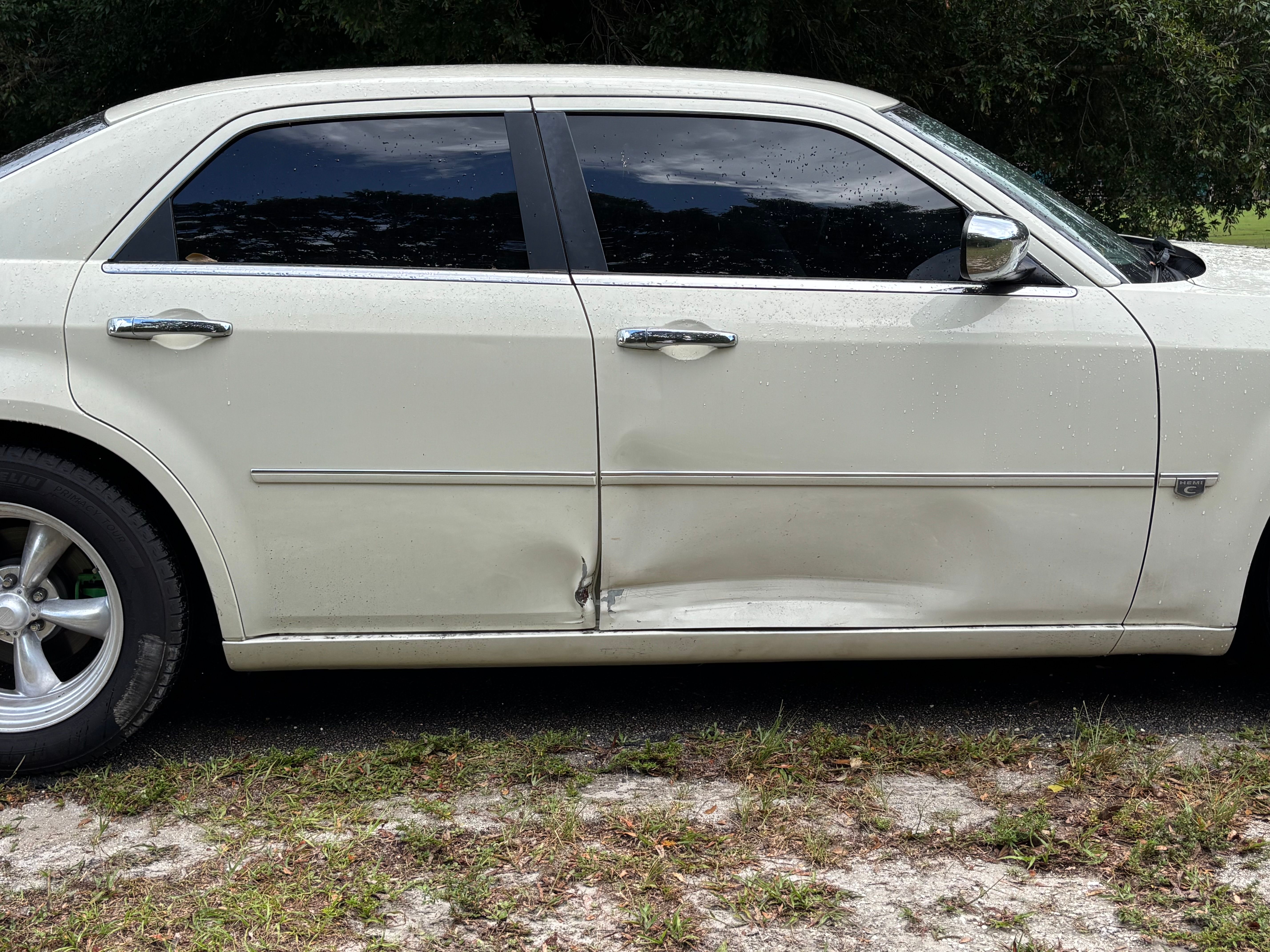 Used 2005 Chrysler 300 C w/ Protection Group II RWD image 8