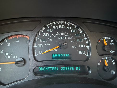 Used 2005 GMC Sierra 2500 SLT w/ Heavy-Duty Power Package RWD image 26