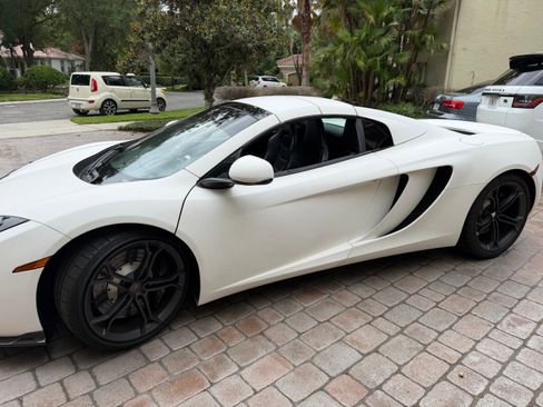 Used 2014 McLaren MP4-12C Spider RWD image 4