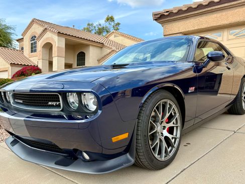 Used 2014 Dodge Challenger SRT8 w/ Harman/Kardon Audio Group image 2