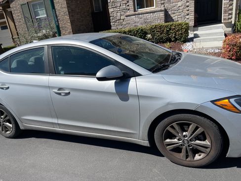 Used 2018 Hyundai Elantra SEL FWD image 4