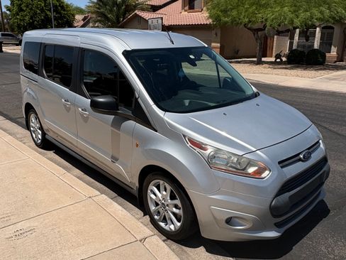Used 2016 Ford Transit Connect XLT FWD image 2