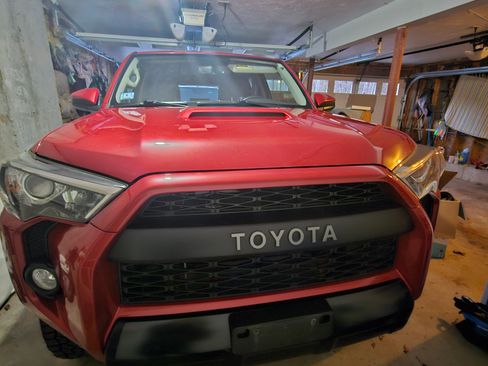 Used 2017 Toyota 4Runner TRD Pro image 2