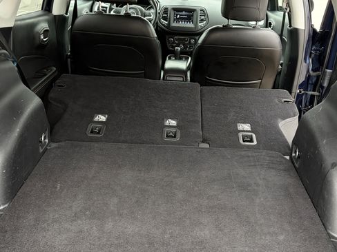 Used 2018 Jeep Compass Latitude w/ Popular Equipment Group image 11