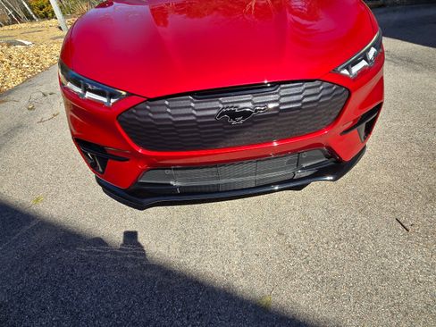 Used 2021 Ford Mustang Mach-E GT image 2