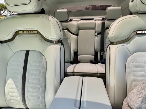 Used 2023 Rivian R1S Adventure AWD/4WD image 25