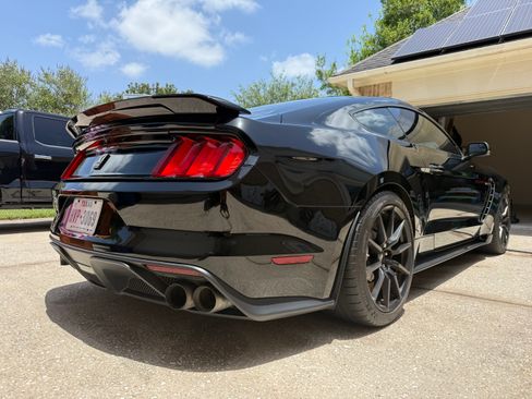 Used 2017 Ford Mustang Shelby GT350 RWD image 2