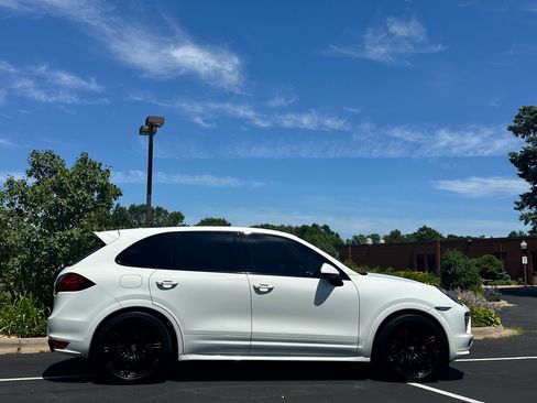 Used 2013 Porsche Cayenne GTS AWD/4WD image 2
