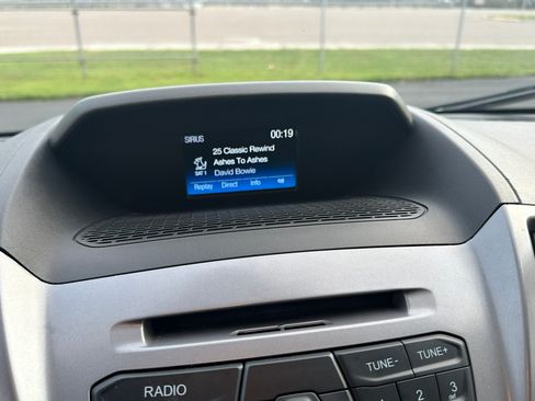 Used 2019 Ford Transit 350 XLT image 9