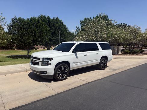 Used 2020 Chevrolet Suburban Premier w/ Premier 6.2L Value Package AWD/4WD image 1