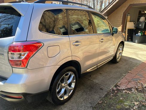 Used 2015 Subaru Forester 2.5i Touring w/ Popular Package #2 image 6