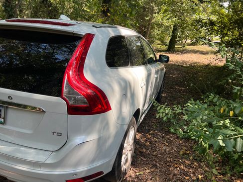 Used 2015 Volvo XC60 T5 Premier Plus FWD image 5