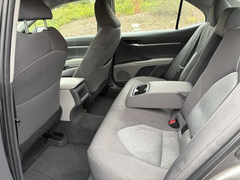 Used 2022 Toyota Camry LE image 21