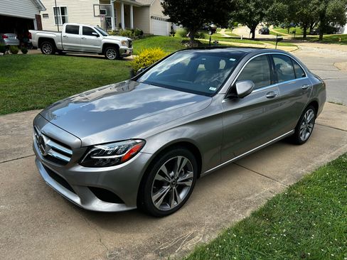 Used 2019 Mercedes-Benz C 300 4MATIC Sedan image 4